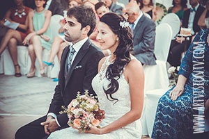 Невеста с женихом на церемонии